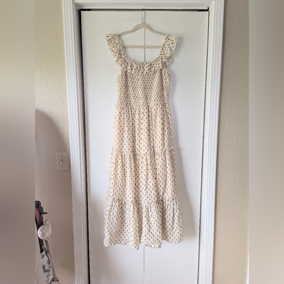 Old Navy Dresses & Skirts - Old Navy Cream Maxi Dress